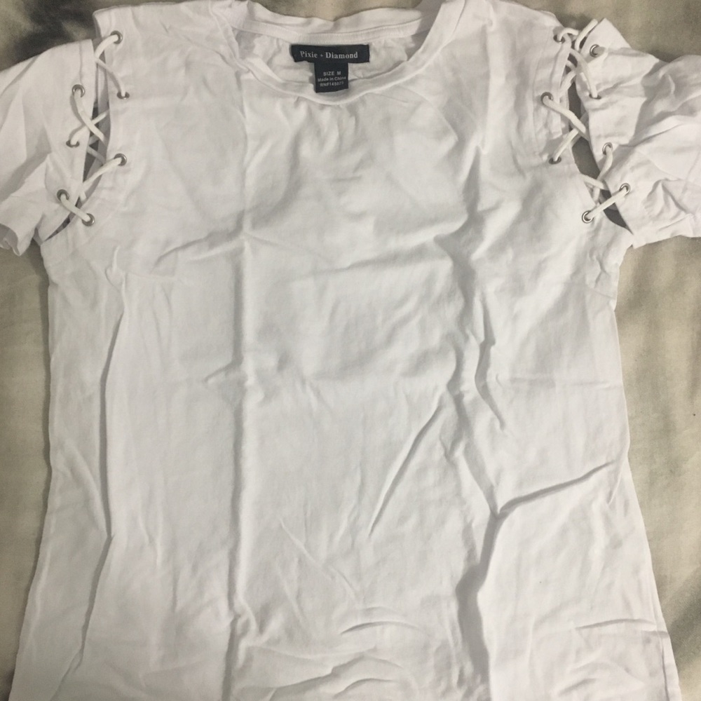 NWOT White Lace-Up Sleeve